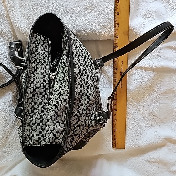 COPY - Genuine ÇOACH Vintage Hobo Bucket Purse - The Real Deal! This was a Sign… - Picture 9 of 11